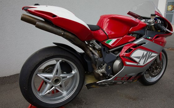 Gebrauchtmotorrad MV Agusta F4 1000 S - Bild 4 Gebrauchtmotorrad MV Agusta F4 1000 S - Bild 4