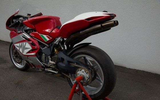 Gebrauchtmotorrad MV Agusta F4 1000 S - Bild 6 Gebrauchtmotorrad MV Agusta F4 1000 S - Bild 6