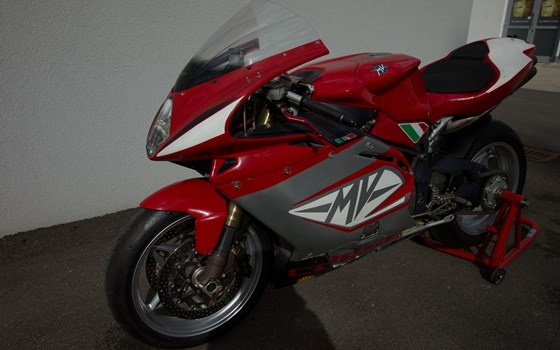 Gebrauchtmotorrad MV Agusta F4 1000 S - Bild 7 Gebrauchtmotorrad MV Agusta F4 1000 S - Bild 7