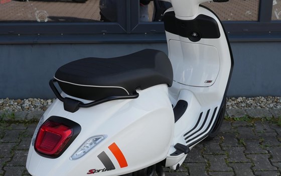 Neufahrzeug Vespa Sprint 50 S - Bild 14