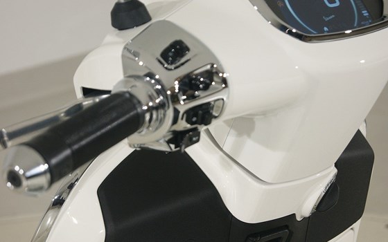 Neufahrzeug Vespa GTS 310 - Bild 11