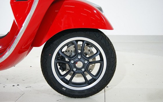 Neufahrzeug Vespa GTS 125 - Bild 11 Neufahrzeug Vespa GTS 125 - Bild 11