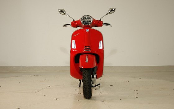 Neufahrzeug Vespa GTS 125 - Bild 2 Neufahrzeug Vespa GTS 125 - Bild 2