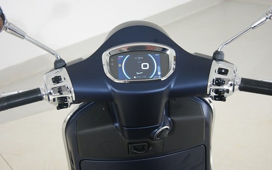 Neufahrzeug Vespa GTS 125 Supertech iGET - Bild 11 Neufahrzeug Vespa GTS 125 Supertech iGET - Bild 11