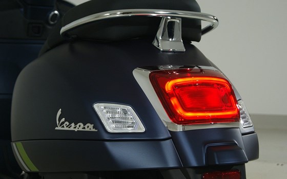 Neufahrzeug Vespa GTS 125 Supertech iGET - Bild 6 Neufahrzeug Vespa GTS 125 Supertech iGET - Bild 6