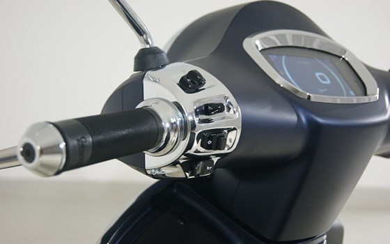 Neufahrzeug Vespa GTS 125 Supertech iGET - Bild 9 Neufahrzeug Vespa GTS 125 Supertech iGET - Bild 9
