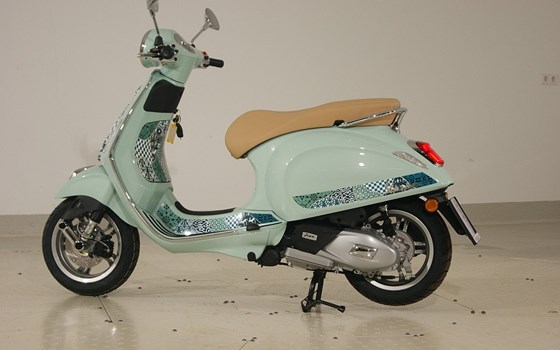 Neufahrzeug Vespa Primavera 125 Batik - Bild 13 Neufahrzeug Vespa Primavera 125 Batik - Bild 13