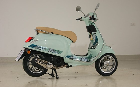 Neufahrzeug Vespa Primavera 125 Batik - Bild 3 Neufahrzeug Vespa Primavera 125 Batik - Bild 3