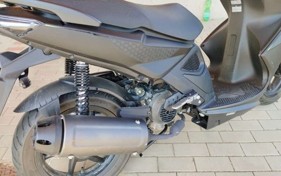 Gebrauchtmotorrad Kymco Super 8 R 50i - Bild 4 Gebrauchtmotorrad Kymco Super 8 R 50i - Bild 4