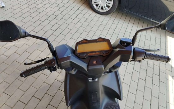Gebrauchtmotorrad Kymco Super 8 R 50i - Bild 8 Gebrauchtmotorrad Kymco Super 8 R 50i - Bild 8