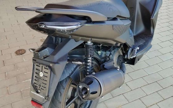Gebrauchtmotorrad Kymco Super 8 R 50i - Bild 9 Gebrauchtmotorrad Kymco Super 8 R 50i - Bild 9
