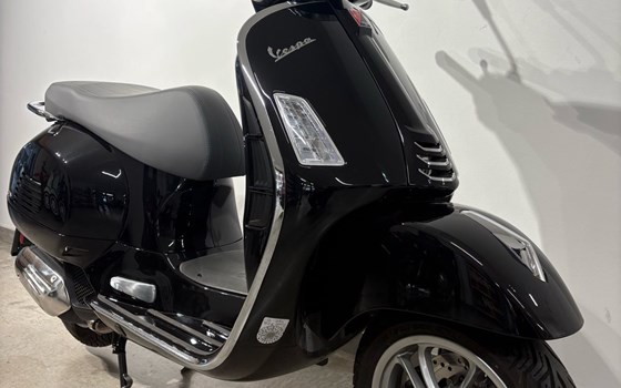Gebrauchtmotorrad Vespa GTS 125 - Bild 2 Gebrauchtmotorrad Vespa GTS 125 - Bild 2