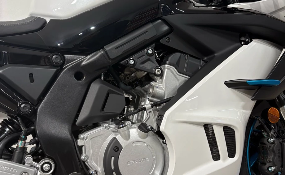 Angebot CFMOTO 675SR-R Bild 3: Angebot CFMOTO 675SR-R