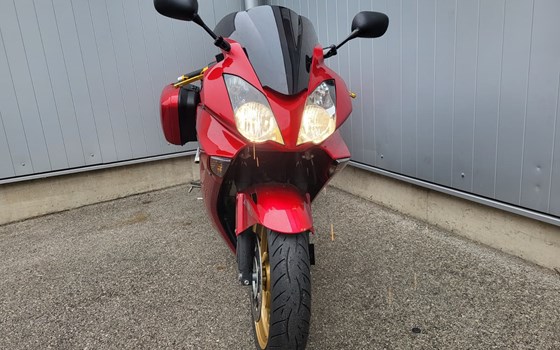 Gebrauchtmotorrad Honda VFR 800 F - Bild 2 Gebrauchtmotorrad Honda VFR 800 F - Bild 2