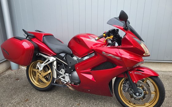 Gebrauchtmotorrad Honda VFR 800 F - Bild 1 Gebrauchtmotorrad Honda VFR 800 F - Bild 1