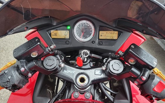 Gebrauchtmotorrad Honda VFR 800 F - Bild 4 Gebrauchtmotorrad Honda VFR 800 F - Bild 4