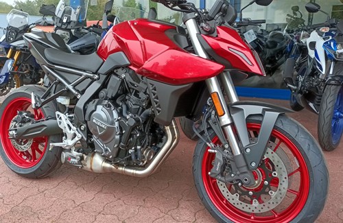 Neumotorrad Suzuki GSX-8S