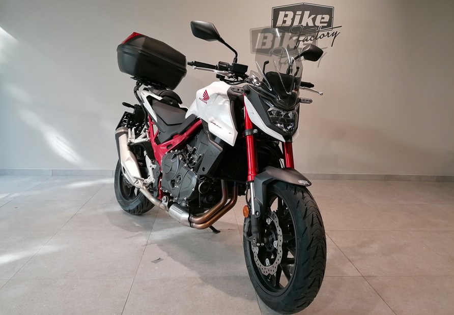 Honda CB750 Hornet (weiß)