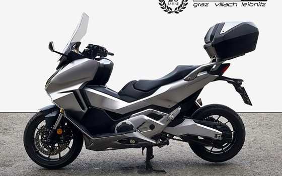 Gebrauchtmotorrad Honda Forza 750 - Bild 2 Gebrauchtmotorrad Honda Forza 750 - Bild 2