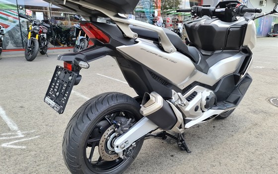 Gebrauchtmotorrad Honda Forza 750 - Bild 3 Gebrauchtmotorrad Honda Forza 750 - Bild 3