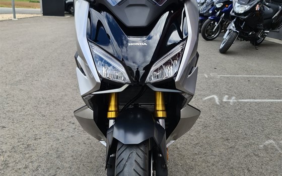Gebrauchtmotorrad Honda Forza 750 - Bild 5 Gebrauchtmotorrad Honda Forza 750 - Bild 5
