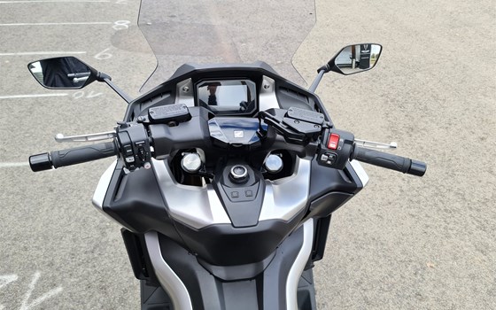 Gebrauchtmotorrad Honda Forza 750 - Bild 7 Gebrauchtmotorrad Honda Forza 750 - Bild 7