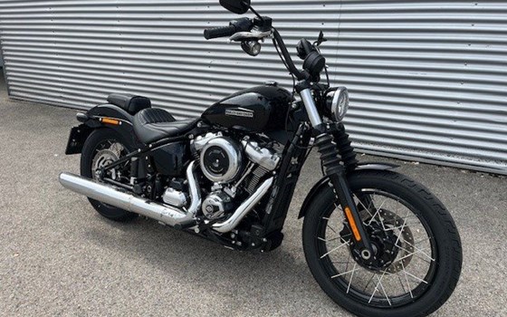 Gebrauchtmotorrad Harley-Davidson Softail Street Bob FXBB - Bild 4 Gebrauchtmotorrad Harley-Davidson Softail Street Bob FXBB - Bild 4