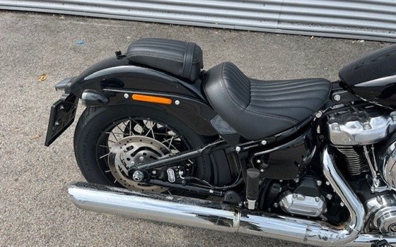 Gebrauchtmotorrad Harley-Davidson Softail Street Bob FXBB - Bild 6 Gebrauchtmotorrad Harley-Davidson Softail Street Bob FXBB - Bild 6