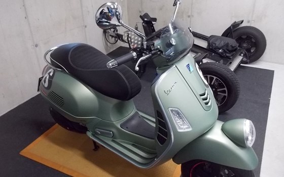 Gebrauchtmotorrad Vespa GTV 300 Special Edition Sei Giorni Euro4 - Bild 7 Gebrauchtmotorrad Vespa GTV 300 Special Edition Sei Giorni Euro4 - Bild 7