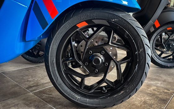 Neufahrzeug Vespa Sprint 125 S - Bild 2 Neufahrzeug Vespa Sprint 125 S - Bild 2