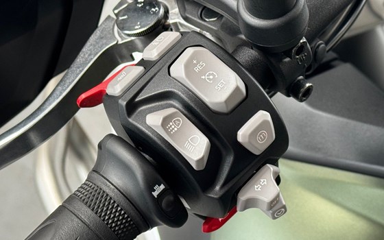 Gebrauchtmotorrad Triumph Tiger 900 Rally Pro - Bild 9