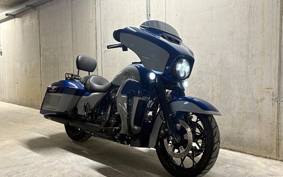 Gebrauchtmotorrad Harley-Davidson Street Glide FLHX - Bild 2