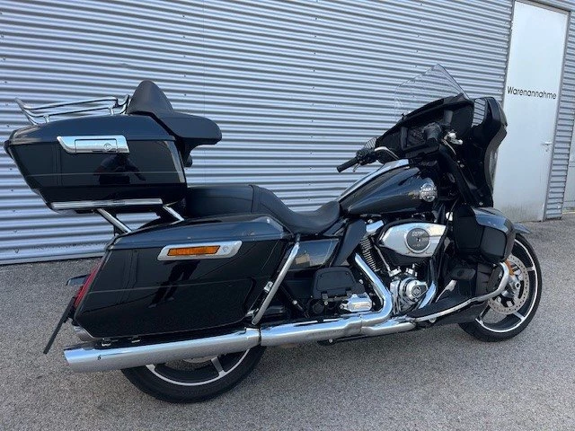 Harley-Davidson Street Glide Ultra (Vivid Black/Chrome Finish) - Bild 7