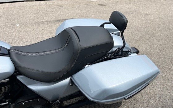 Gebrauchtmotorrad Harley-Davidson Street Glide FLHX - Bild 11 Gebrauchtmotorrad Harley-Davidson Street Glide FLHX - Bild 11