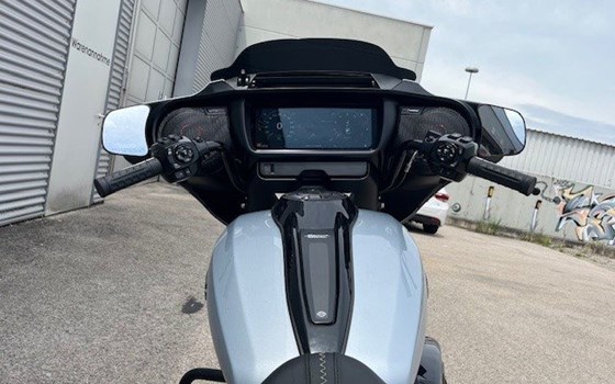 Gebrauchtmotorrad Harley-Davidson Street Glide FLHX - Bild 12 Gebrauchtmotorrad Harley-Davidson Street Glide FLHX - Bild 12