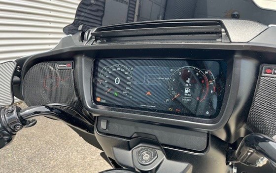 Gebrauchtmotorrad Harley-Davidson Street Glide FLHX - Bild 13 Gebrauchtmotorrad Harley-Davidson Street Glide FLHX - Bild 13