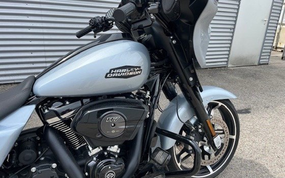 Gebrauchtmotorrad Harley-Davidson Street Glide FLHX - Bild 3 Gebrauchtmotorrad Harley-Davidson Street Glide FLHX - Bild 3