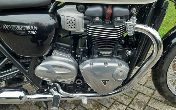 Gebrauchtmotorrad Triumph Bonneville T100 - Bild 7 Gebrauchtmotorrad Triumph Bonneville T100 - Bild 7