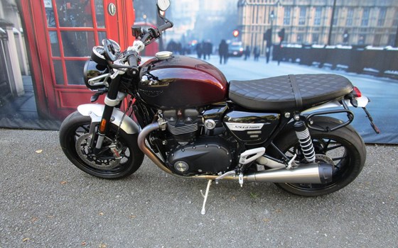 Gebrauchtmotorrad Triumph Speed Twin 1200 - Bild 3