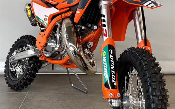 Neufahrzeug KTM 50 SX FACTORY EDITION - Bild 3 Neufahrzeug KTM 50 SX FACTORY EDITION - Bild 3