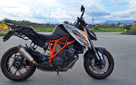 Gebrauchtmotorrad KTM 1290 Super Duke R - Bild 1 Gebrauchtmotorrad KTM 1290 Super Duke R - Bild 1