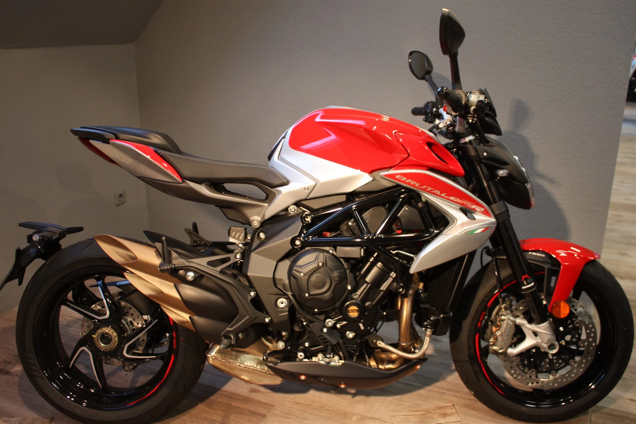 MV Agusta Brutale RR Ottantesimo Vorführer mit nur 300 km