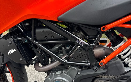 Gebrauchtmotorrad KTM 125 Duke - Bild 3 Gebrauchtmotorrad KTM 125 Duke - Bild 3