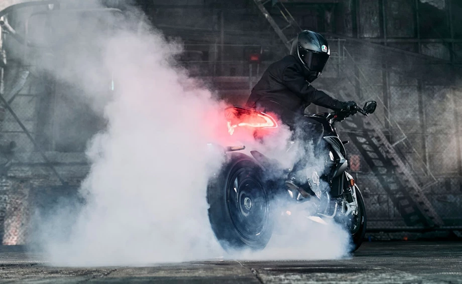 Angebot MV Agusta Dragster RR Ottantesimo Bild 11: Angebot MV Agusta Dragster RR Ottantesimo