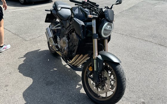 Gebrauchtmotorrad Honda CB650R - Bild 4 Gebrauchtmotorrad Honda CB650R - Bild 4