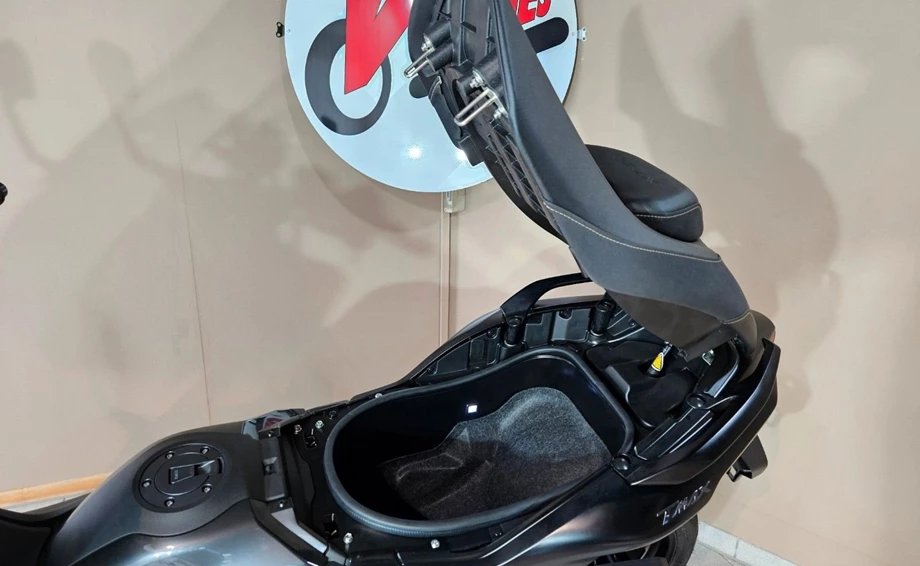Angebot Yamaha TMAX 560 Tech Max Bild 9: Angebot Yamaha TMAX 560 Tech Max
