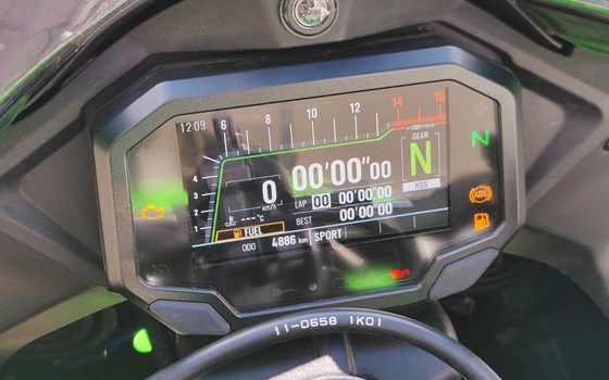 Gebrauchtmotorrad Kawasaki Ninja ZX-10R - Bild 8