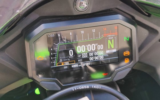 Gebrauchtmotorrad Kawasaki Ninja ZX-10R - Bild 9