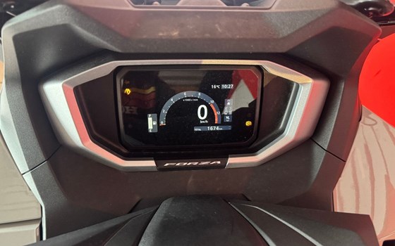 Gebrauchtmotorrad Honda Forza 125 - Bild 5