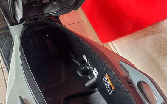 Gebrauchtmotorrad Honda Forza 125 - Bild 7